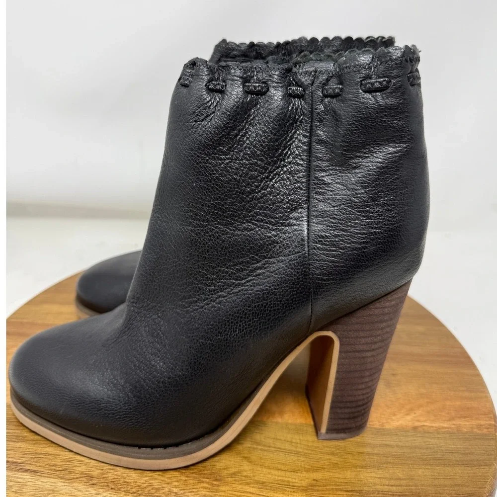 See by Chloe Boots Womens Leather Scalloped Accent Black Leather Size 8 US 39 EU